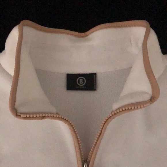Bogner full zip sweater/fleece skiwear. Two zippered pockets - Picture 2 of 8